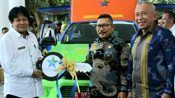 Pemkab Banggai Terima Bantuan 1 Unit Mobil Perpustakaan Keliling