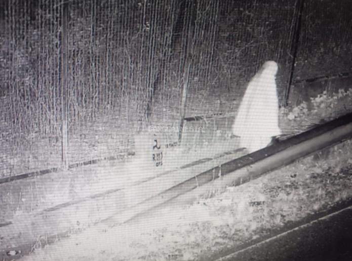 Misteri Hantu Mukenah di CCTV Jalan Lingkar Terungkap