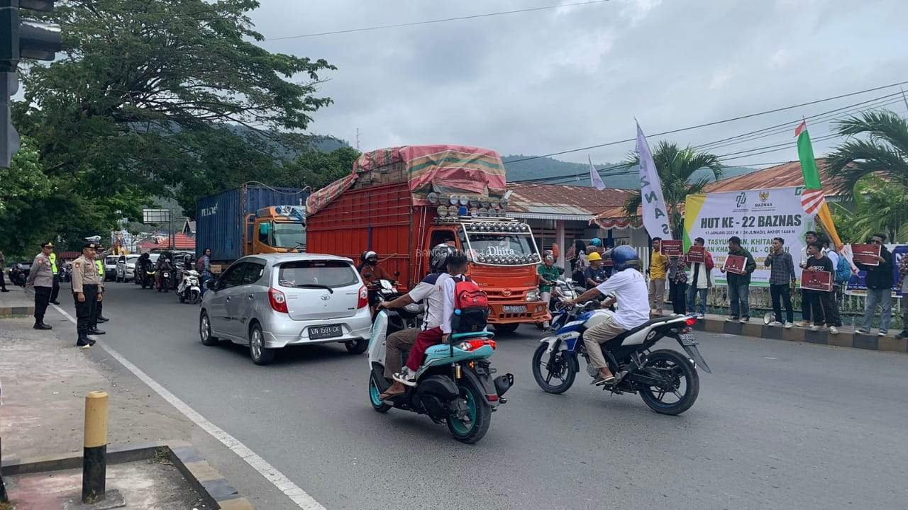 Aksi Solidaritas Mengumpulkan 1000 Koin Untuk Petani Sawit Dikawal Puluhan Personel Polres Banggai