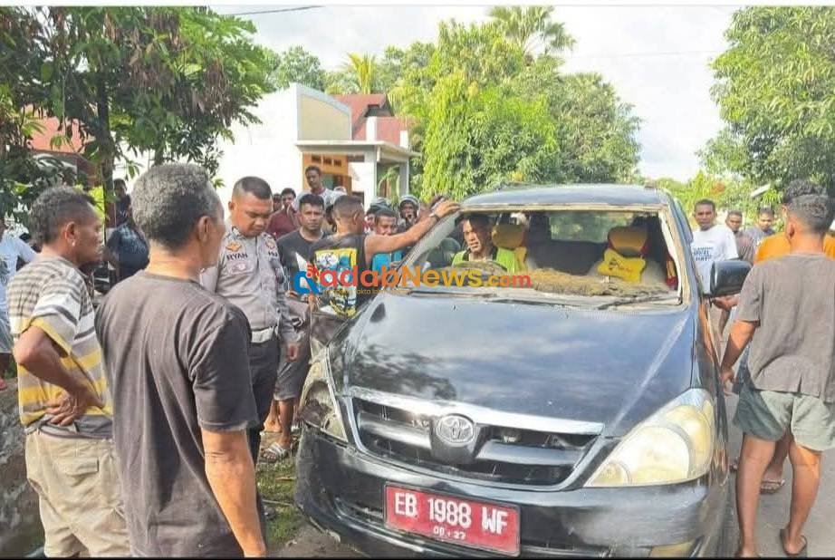 Mobil Berplat Merah Kecelakaan Tunggal di Lamahora, Pengemudi Diduga Dipengaruhi Alkohol