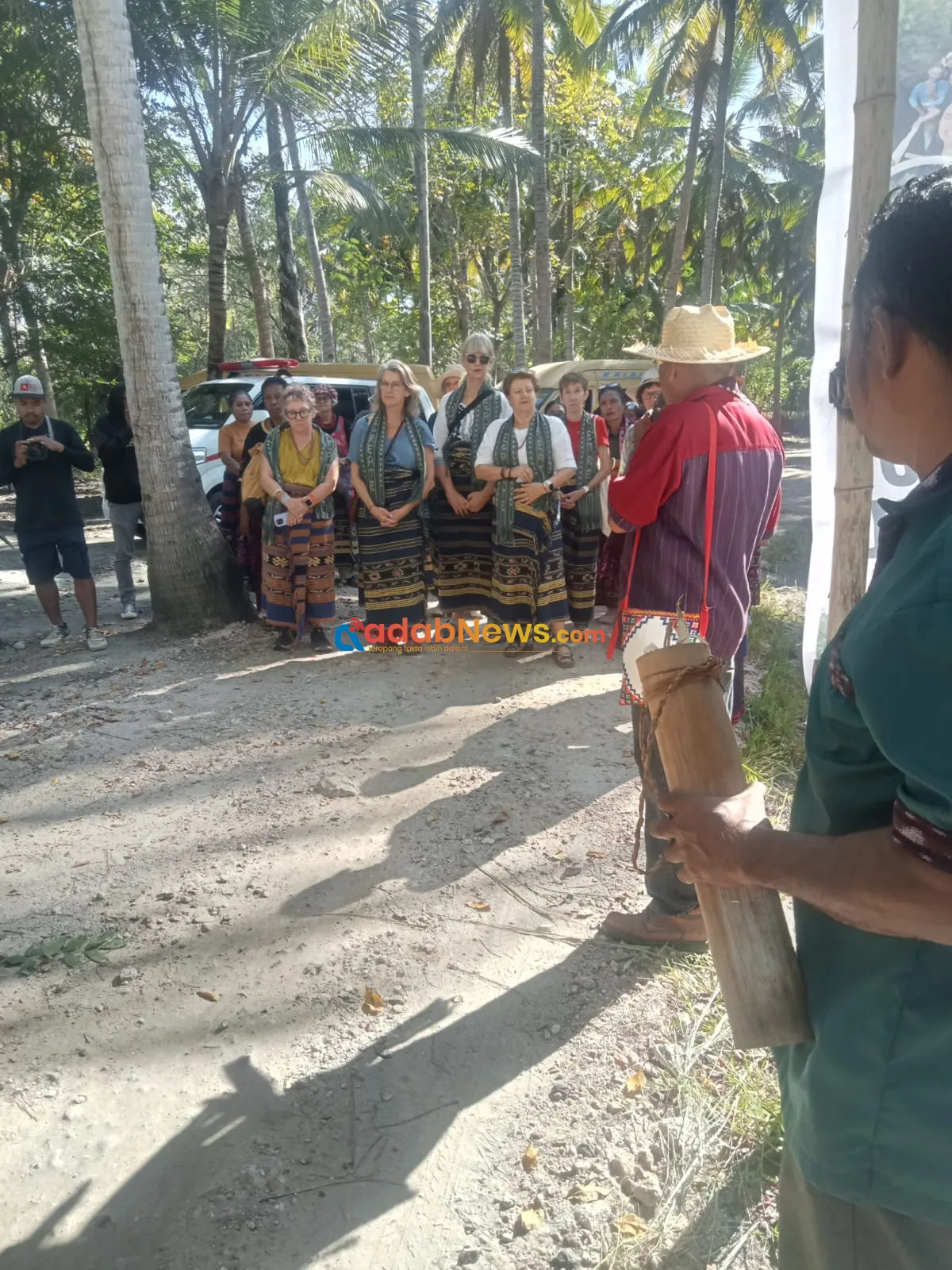 Wisatawan Domestik dan Mancanegara Ikuti Post Tour Festival Internasional Lamaholot di Desa Muruona